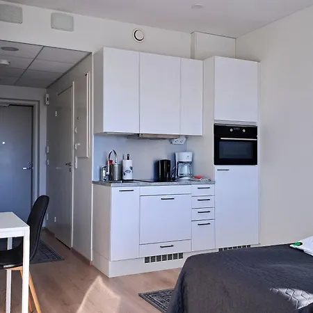 Kotimaailma - Keskustayksiö Areenan Vieressä - Kansikatu *